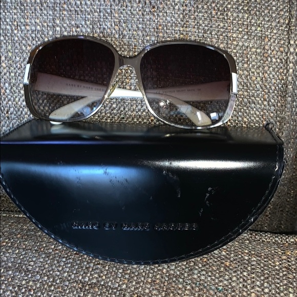 Gently Loved Gold Rim Sunglasses by Marc Jacobs - Picture 1 of 6